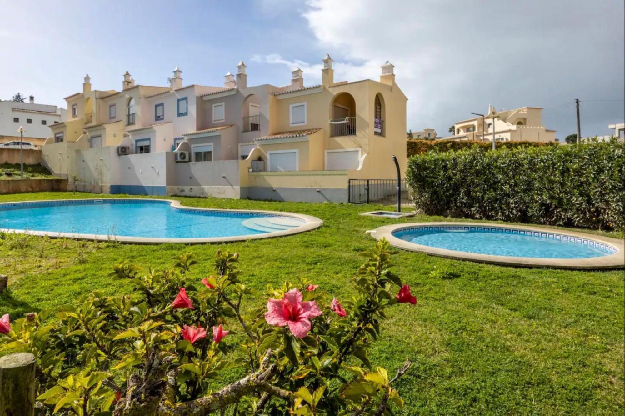Casa Claudia - Cond Atalaia Villa Lagos Eksteriør billede